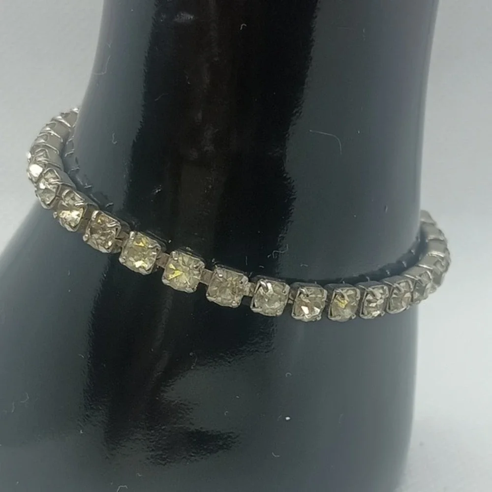 Rhinestone Bracelet & Faux Pearl Earrings Set Vintage‎ SKUJ023